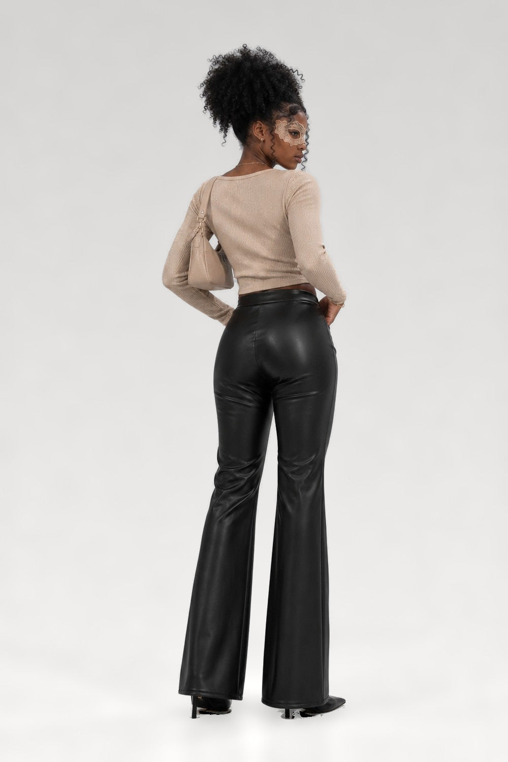 Pantalon évasé en simili cuir