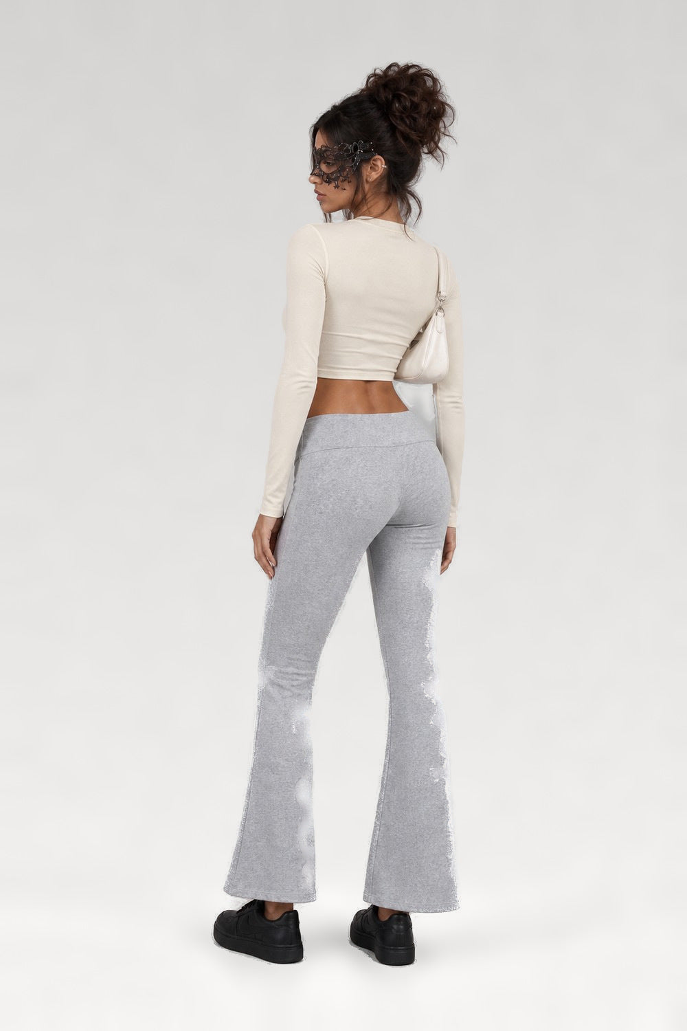 Pantalon évasé noir ou gris