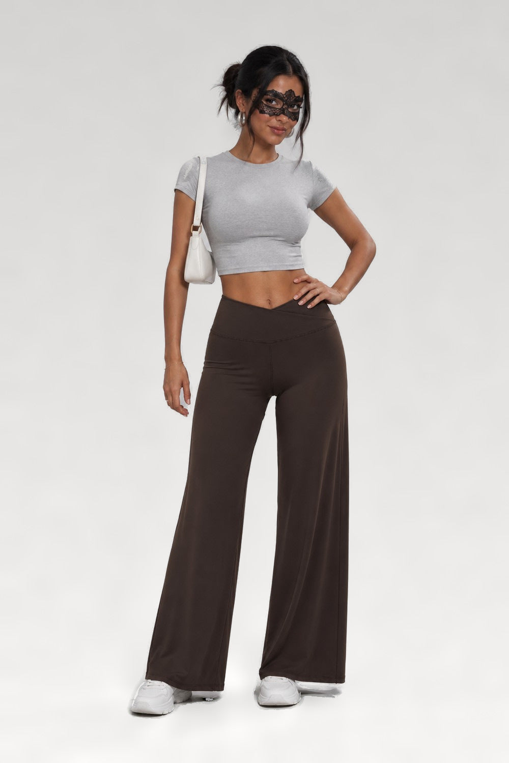Pantalon évasé à taille croisée