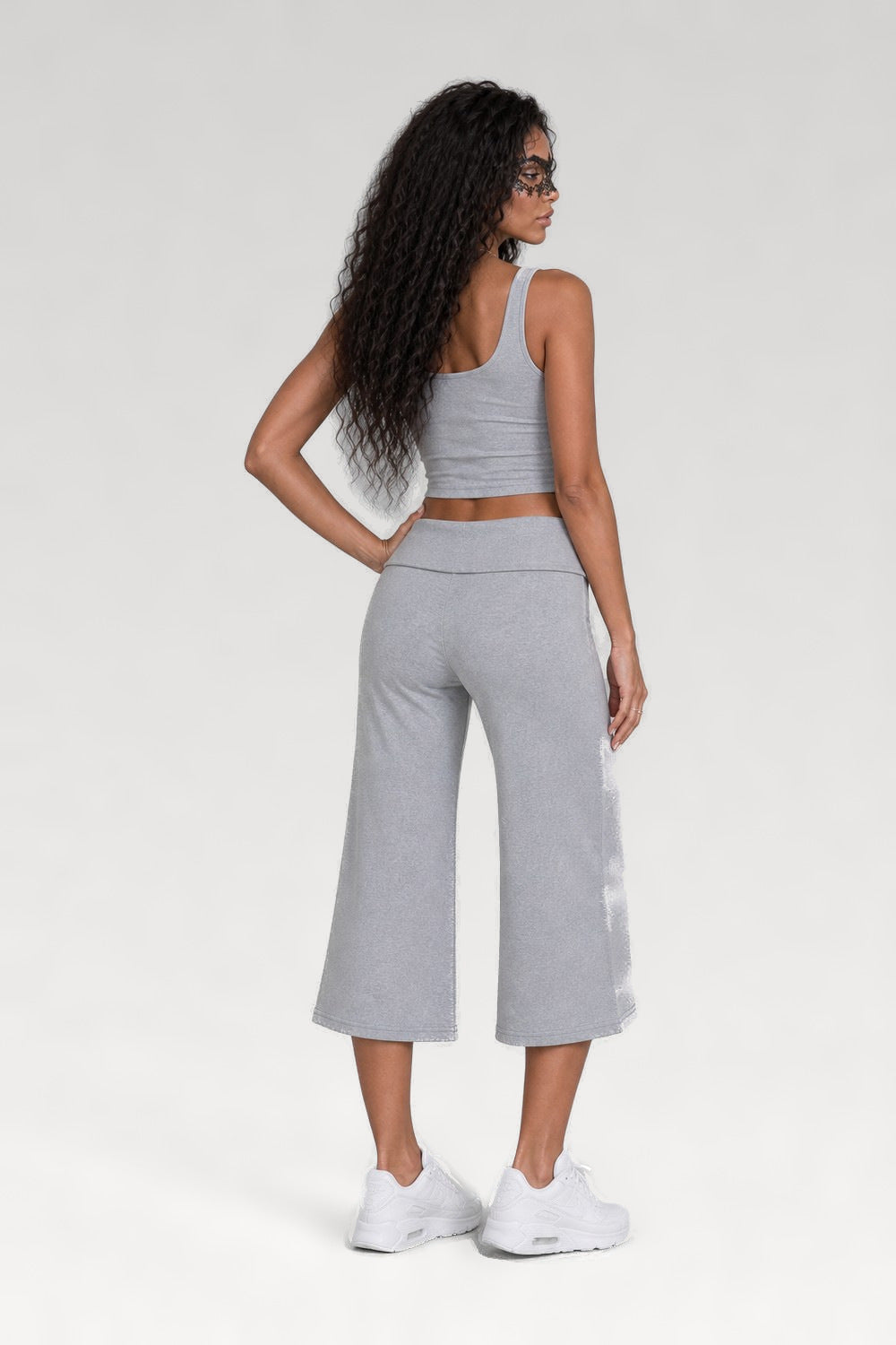 Pantalon évasé mi-mollet taille haute