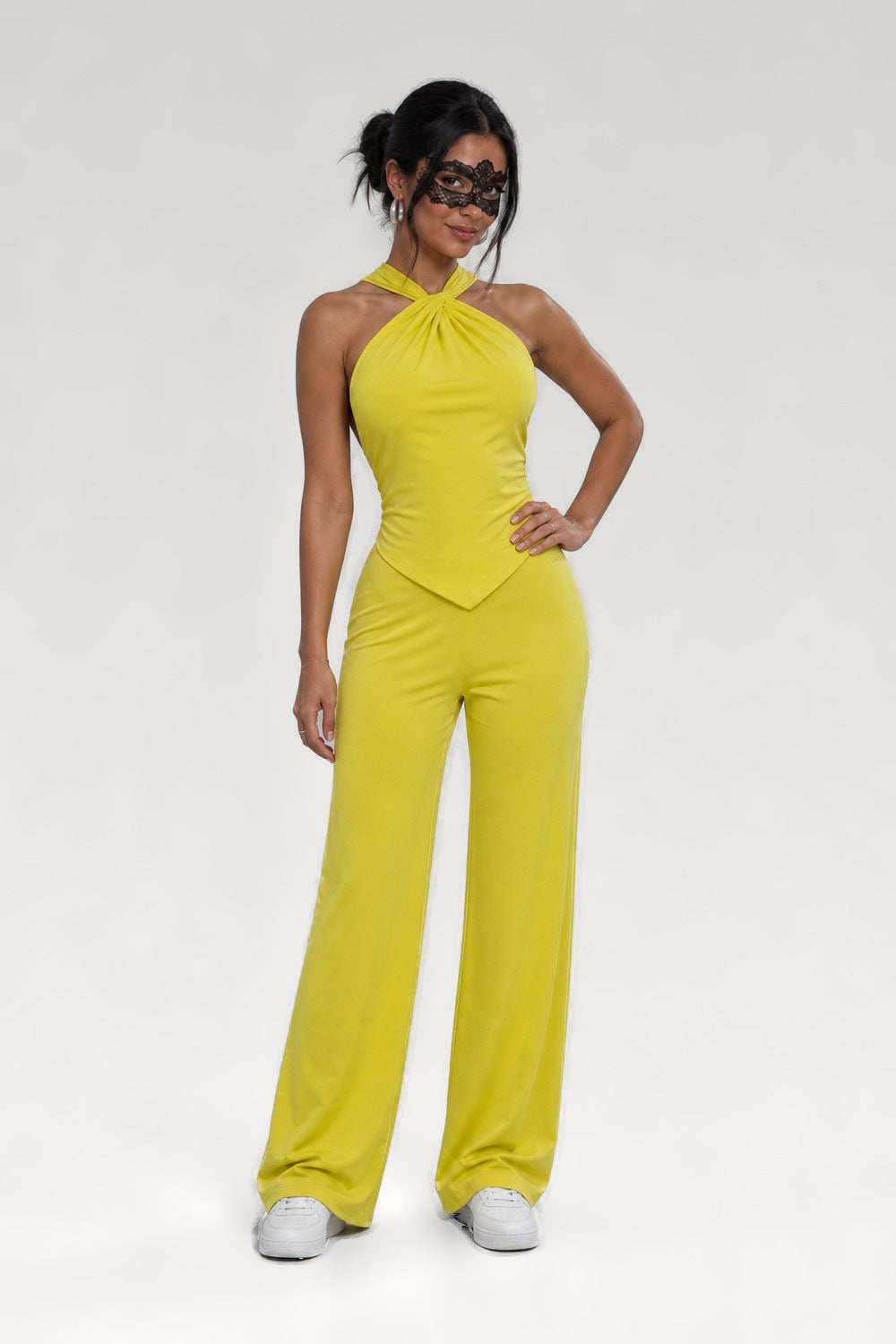 Ensemble top dos nu et pantalon large
