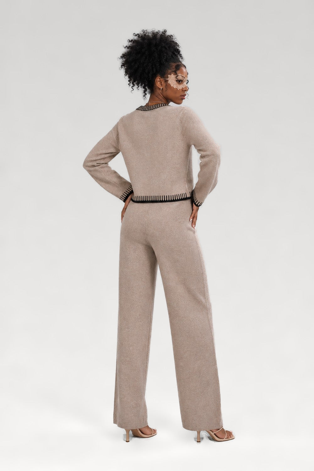 Ensemble cardigan et pantalon en tricot