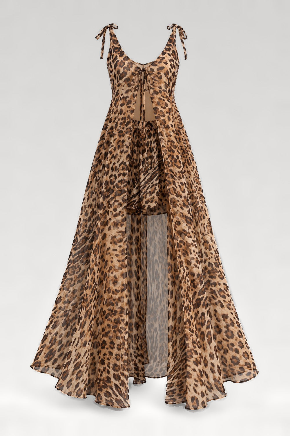 Robe longue léopard et short de plage