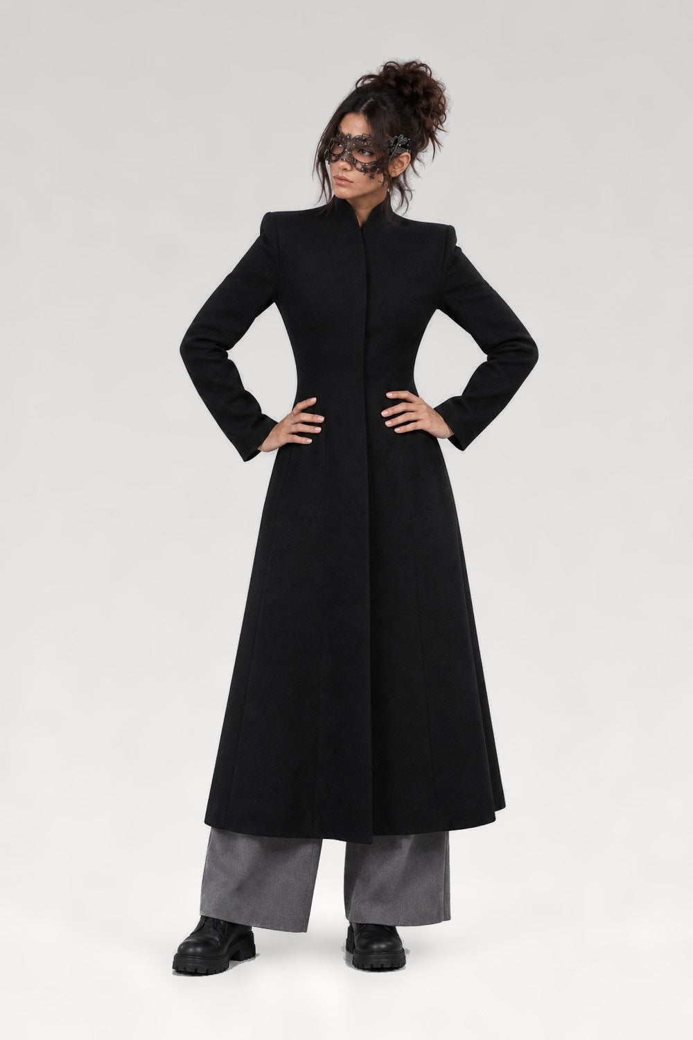 Manteau long col V ajusté