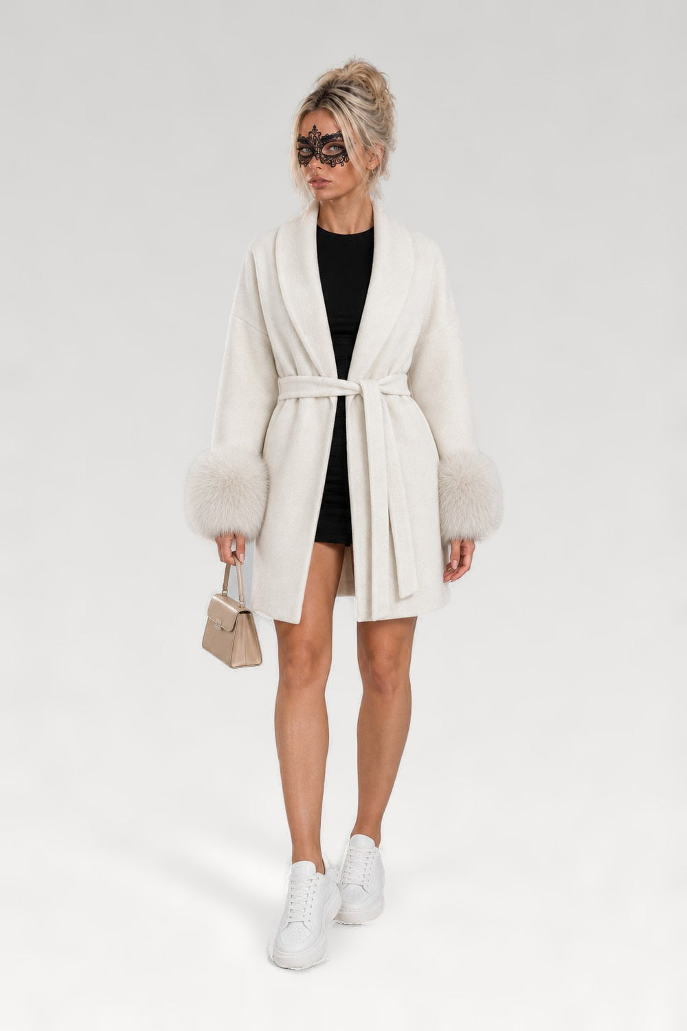 Manteau en laine à poignets fourrure